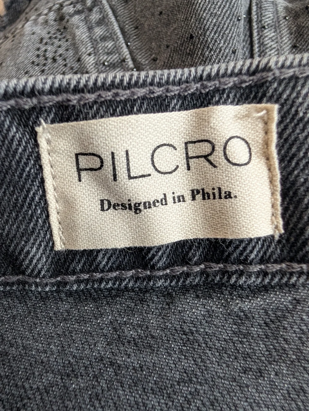 Pilcro Devon Rhinestone Distressed Denim Shorts Size 28 - Picture 11 of 13